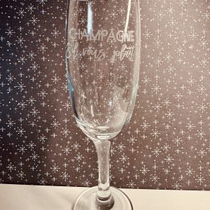 Flûtes à champagne en verre gravé
