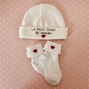 Coffret bonnet + chaussettes “Le Petit Cœur de Maman”
